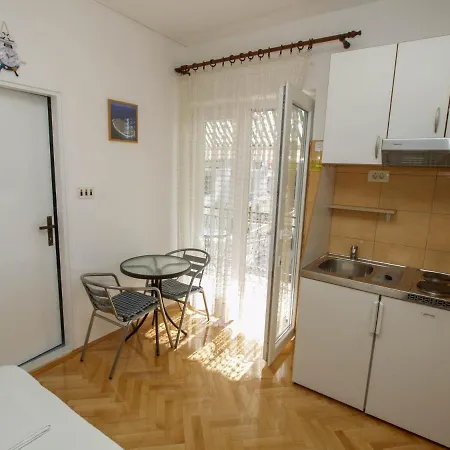 Apartman Raos マカルスカ